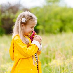 Ab in die Natur: 8 inspirierende Ideen, wie ihr den Frühling mit euren Kindern entdecken könnt