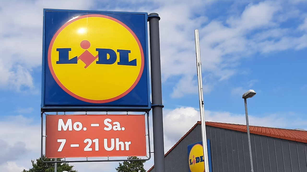 Bei Lidl gibt es jetzt die praktische Lösung für alle, die schwer tragen müssen.