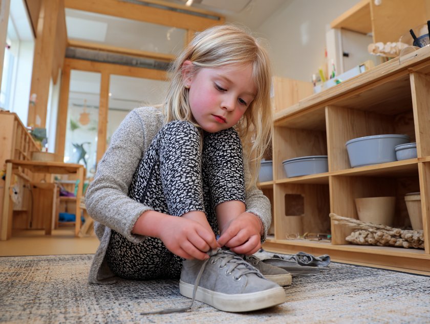 Viele Kinder können heute keine Schuhe mehr binden. Dabei ist es gar nicht schwer.
