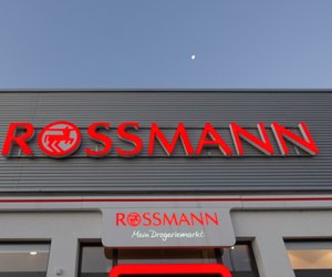 Festlicher Hingucker: Die Tischkarten-Sets von Rossmann für Weihnachten