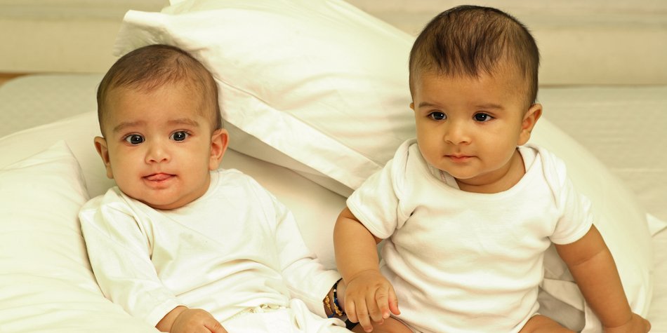 Diese neugeborenen Zwillinge heißen Covid und Corona