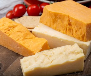 Cheddar in der Schwangerschaft: Darf ich den Käse genießen?