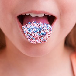 Bye-bye Zucker! Worauf Eltern bei Zuckerersatz achten müssen & welche Kindern schmecken