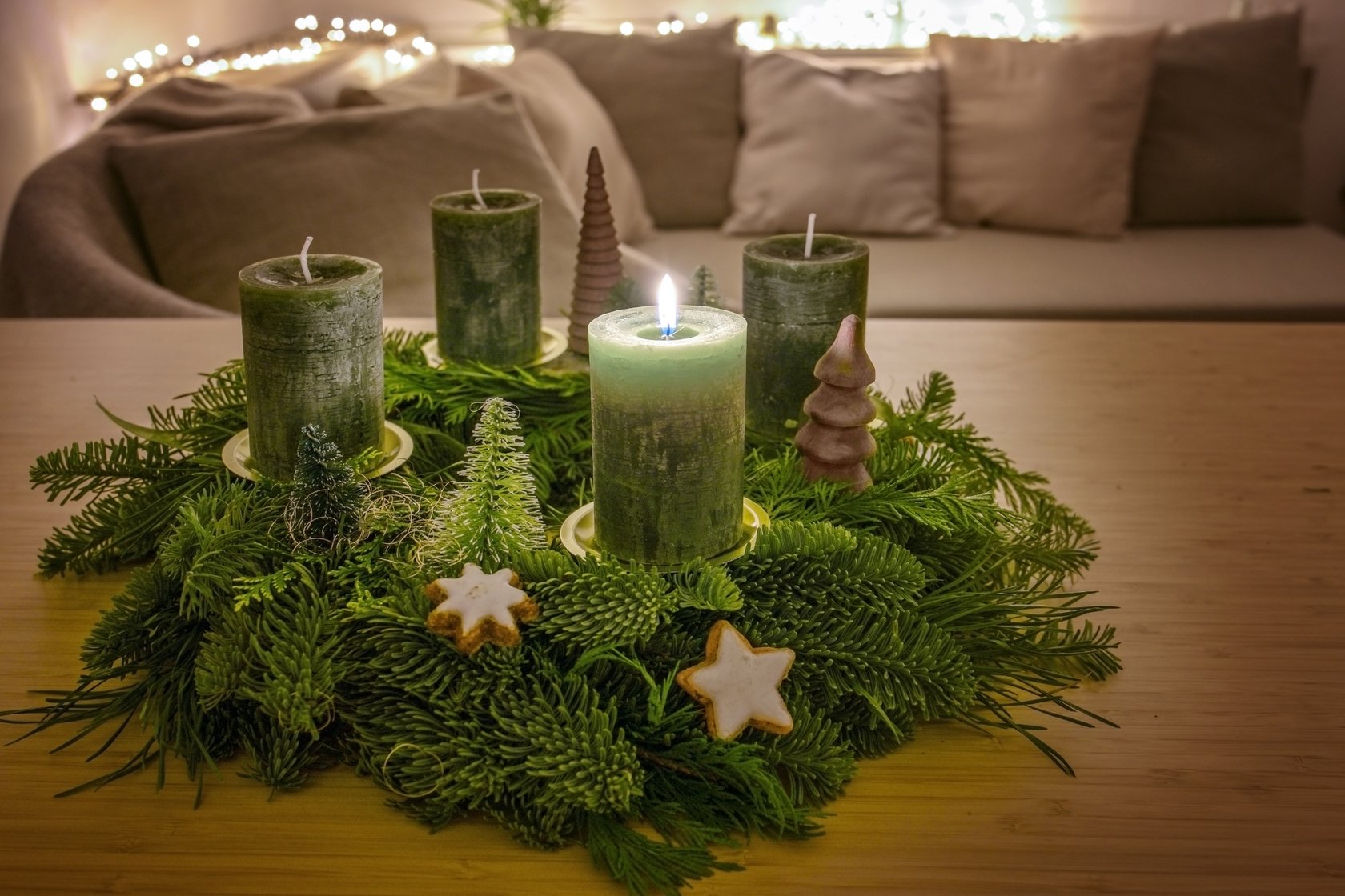 Tradition trifft Trend: 4 Adventskränze voller Weihnachtszauber