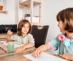 Schnäppchen bei Lidl gefunden: Diese tollen 3-in-1-Buntstifte braucht ihr für die Schule