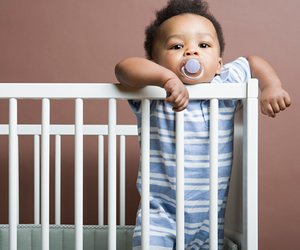 Babybett-Test 2022: In diesen Bettchen schlummert eurer Baby sicher und geborgen