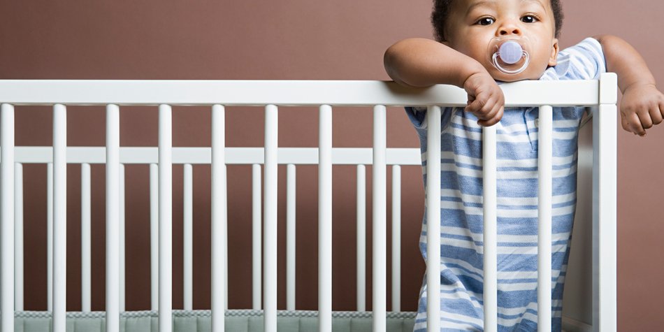 Babybett-Test 2022: In diesen Bettchen schlummert eurer Baby sicher und geborgen