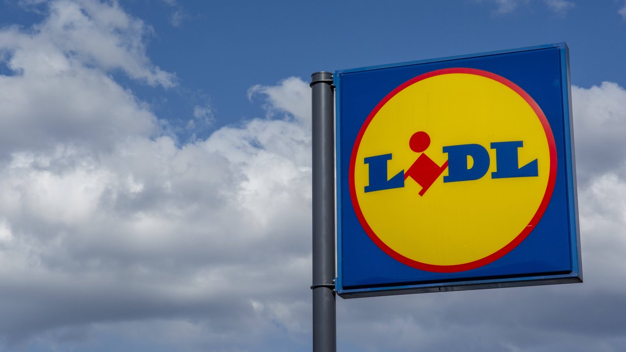 Dieser Aluguss-Bräter von Lidl ist jetzt in Aktion.