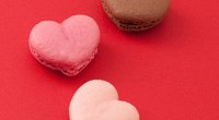 Macarons backen: Diese süßen Verführungen in Herzchenform sind perfekt für den Valentinstag