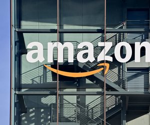 Magische Stimmung: Der Betthimmel von Amazon, auf dem im Dunklen Sterne leuchten