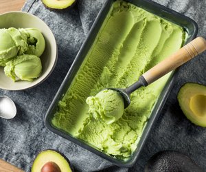 Avocado-Limetten-Eis selber machen: Schmeckt es so lecker, wie es aussieht?