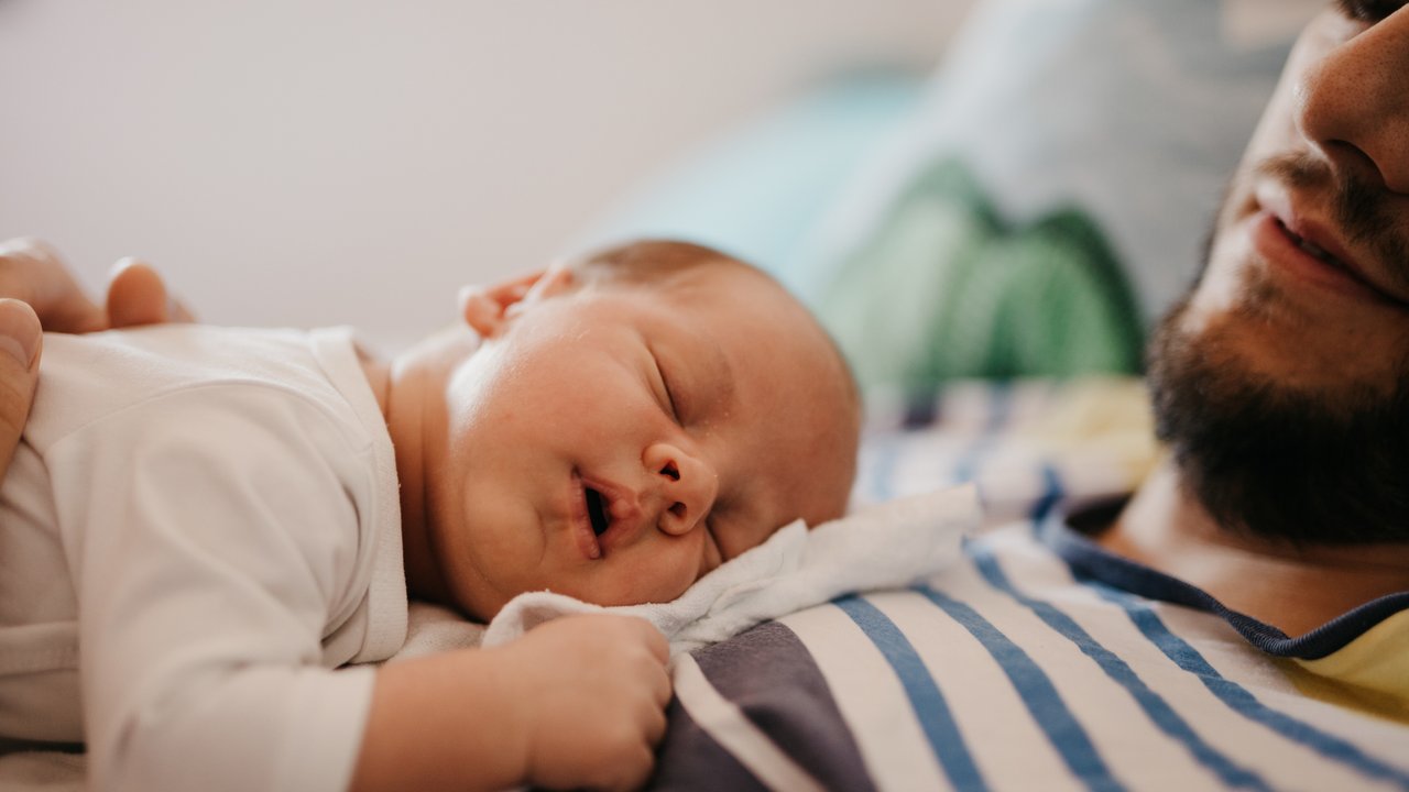 Augenbrauen-Trick Baby schläft Video