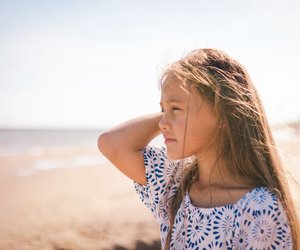 Was hilft Kindern bei Heimweh? 12 Tipps gegen Sehnsucht & Bauchweh
