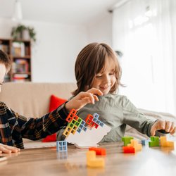 Die 17 besten Spiele für Vorschulkinder: Spielerisch fit für die Schule