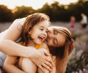 6 tolle Merkmale, die Scrunchy Moms auszeichnen