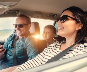 Mit dem Auto und Kindern in den Urlaub – 10 Tipps für entspannte Autofahrten