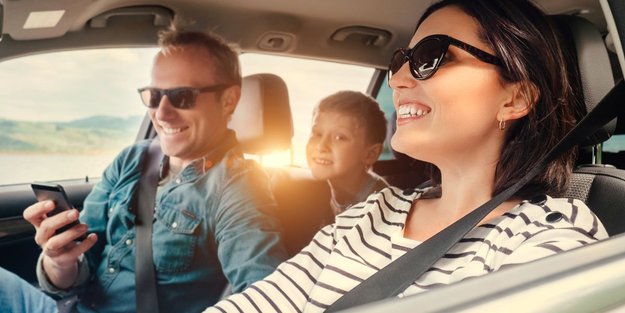Mit dem Auto und Kindern in den Urlaub: 10 Tipps für entspannte Autofahrten