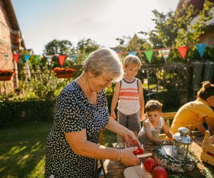 7 Boomer-Skills, die jeder Millennial unbedingt von seinen Eltern lernen sollte