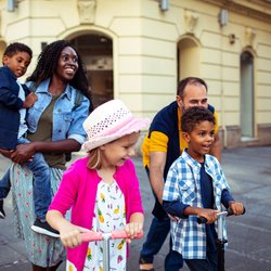 Patchworkfamilie: Bedeutung & 7 Tipps für einen entspannten Neustart