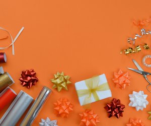 So hast du nach den Feiertagen alles sortiert: Geschenkpapier-Organizer von Tchibo