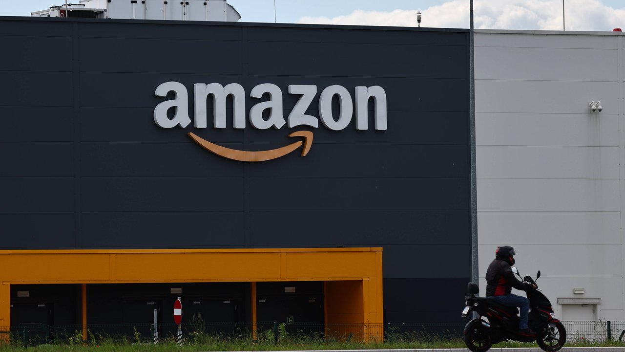 Dieser Pool von Amazon sorgt für Erfrischung an heißen Sommertagen.