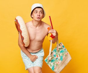 Urlaubsfalle für Familien: In diesen Ländern kostet das Pinkeln im Meer ein kleines Vermögen