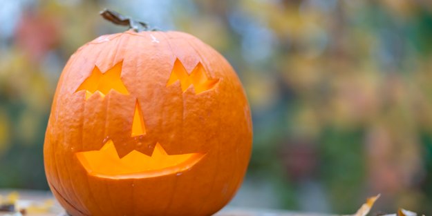 Nur 8 Euro: Diese Deko-Kerze von Ernsting's family darf an Halloween nicht fehlen
