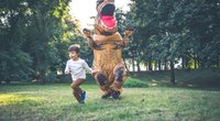 Schultüte Dino: Bastelanleitung & sauriermäßige Vorlagen zum Schulstart