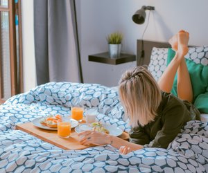 Frühstück im Bett: Bei Rossmann gibt es das perfekte Tablett dafür