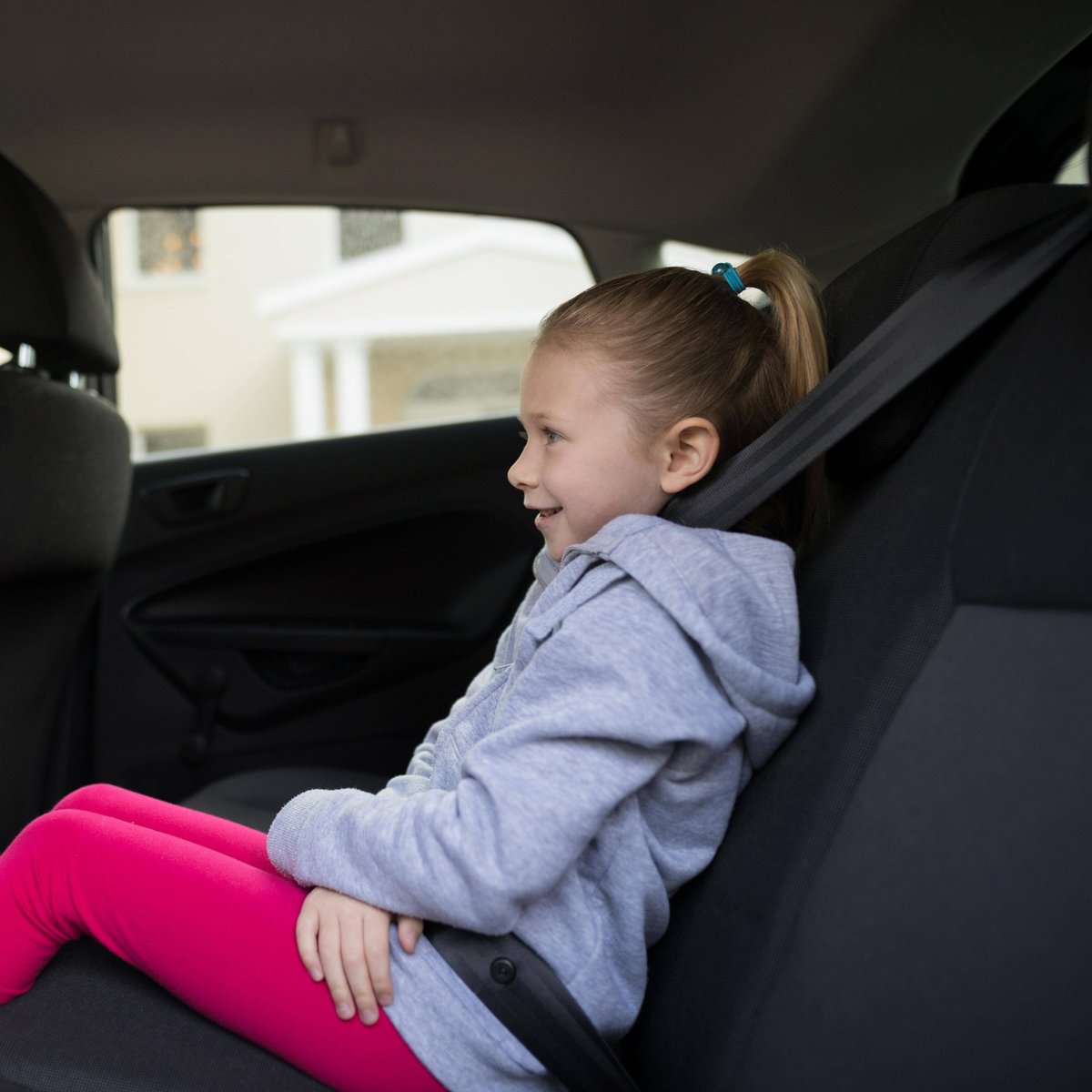 Knopf am Sicherheitsgurt im Auto: Was er für deine Sicherheit