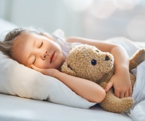 Schlafbedarf unserer Kinder: Eine Übersicht & Tipps aus der Schlafforschung