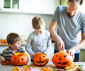 Kürbisgesichter schnitzen: 6 Tipps für lustige & gruselige Halloween-Kürbisse