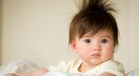 Baby-Haare: Haarausfall, Pflege und Haarfarbe