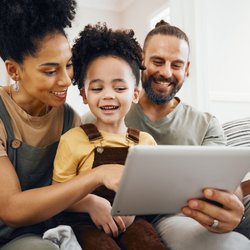 Familienversicherung: Bis wann ist ein Kind mitversichert?