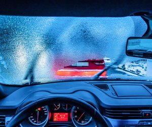 Winter-Gadget fürs Auto: Thermo-Scheibenschutz von Lidl für unter 5 €