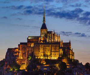 Echte Mittelalter-Fans wissen, aus welcher Epoche diese Burgen und Schlösser sind