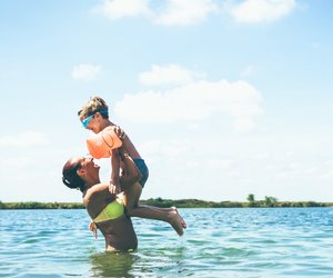 Badeseen für Familien: Die 10 besten Seen zum Baden mit Kindern