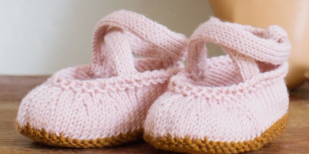 Baby-Ballerinas stricken: Anleitung für die süßesten Ballerinas aller Zeiten