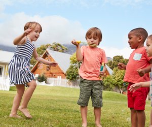 Viel Bewegung, wenig Bildschirm: die neue WHO-Empfehlung für Babys und Kleinkinder