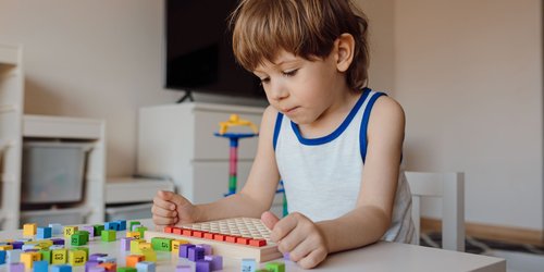 Frühkindlicher Autismus: Bei diesen Verhalten genau hinschauen
