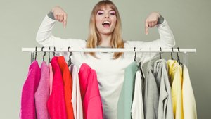Kleiderbügel im neuen Look: 13 DIY-Projekte zum Selbermachen