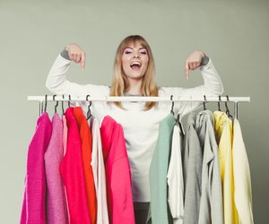 Upcycling: Mit diesen 13 DIYs gibst du überflüssigen Kleiderbügeln einen Sinn