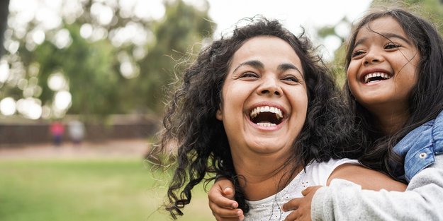 Achtsamkeit mit Kindern: 7 Tipps für eine bewusste Erziehung