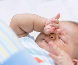 Gerstenkorn Baby: Was jetzt hilft & wann du besser zum Arzt gehst