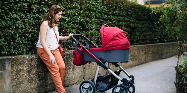Busfahren mit Baby und Kinderwagen: So seid ihr sicher unterwegs
