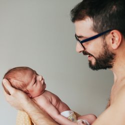 So meistert man das Vater werden: 5 Tipps von einem Papa & Partner