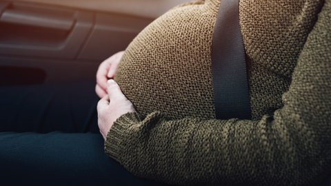 Schwangeren-Gurt fürs Auto: ADAC rät davon ab