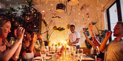 Party&#x20;at&#x20;home&#x3A;&#x20;11&#x20;Produkte,&#x20;mit&#x20;denen&#x20;Silvester&#x20;zuhause&#x20;zum&#x20;Highlight&#x20;wird