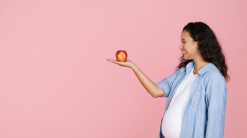 Schwangere Frau fragt sich: Darf ich als Schwangere vegetarisch essen?