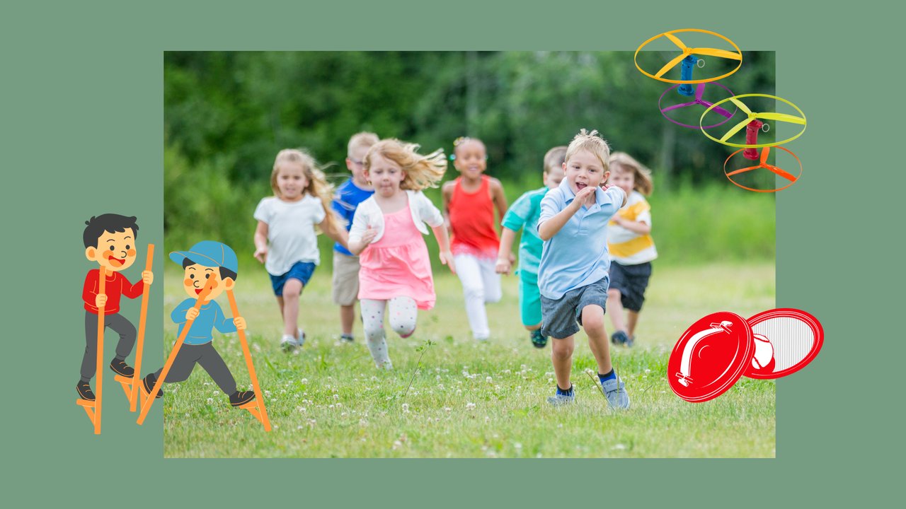 Kinder spielen draussen: Stelzen, Fliegende Untertasse, Klettball